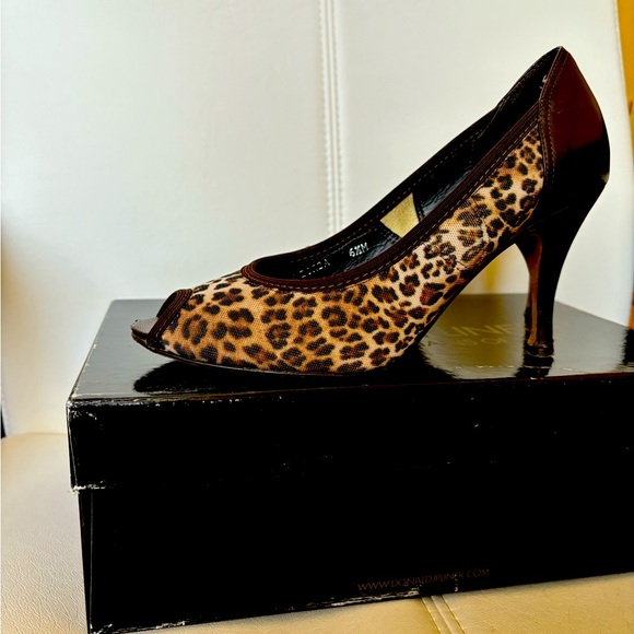 Leopard Printed Peep toe heels - Picture 4 of 4